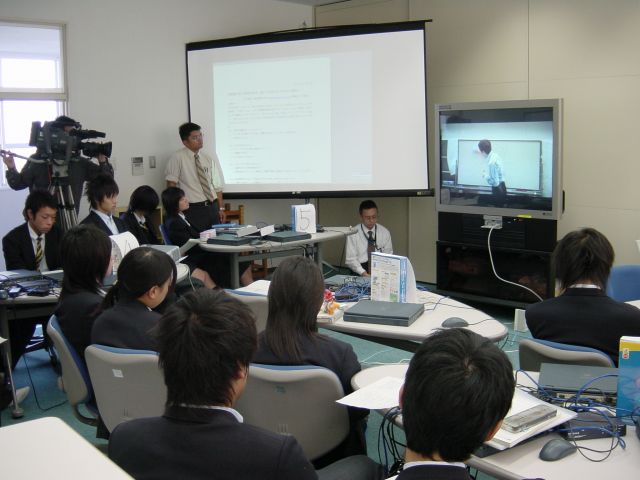 鳥取県初、ハイビジョン映像の遠隔授業（環境大学→青谷高校）を鳥取情報ハイウェイ経由で実施