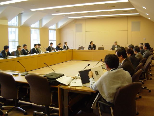 鳥取環境大学と鳥取県商工労働部等との懇談会を開催