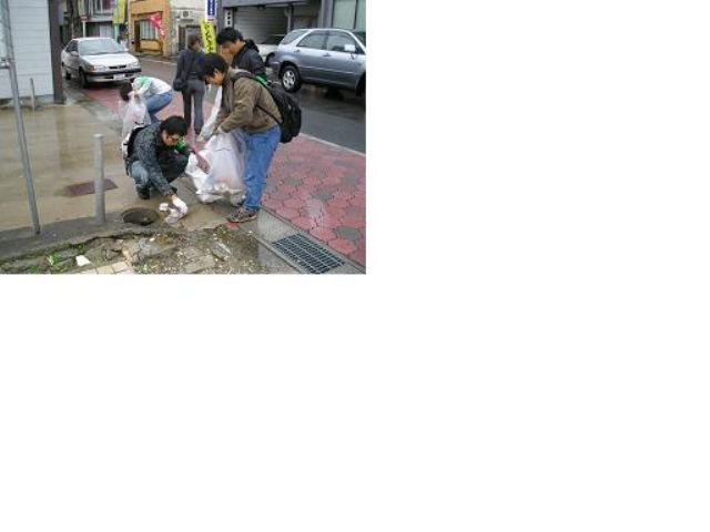 鳥取環境大学学生による秋季鳥取市街地一斉清掃