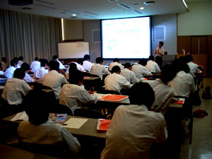 鳥取工業高校２年生４２名が来学