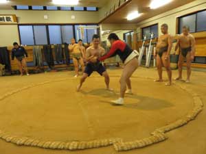 鳥取城北高等学校を訪問し、相撲稽古練習に参加