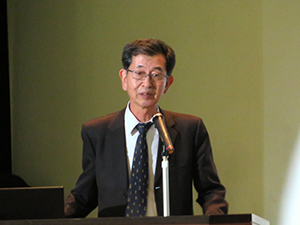 　井田久雄専務理事による話題提供