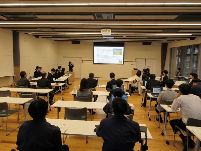 研究発表の様子