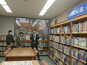 鳥取県立図書館見学