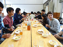 ミドルベリー大学日本校の留学生と学生交流を実施しました