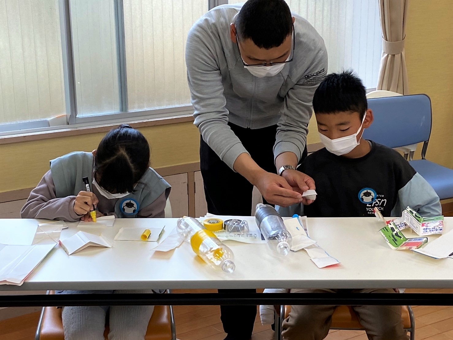 ロケット製作の様子