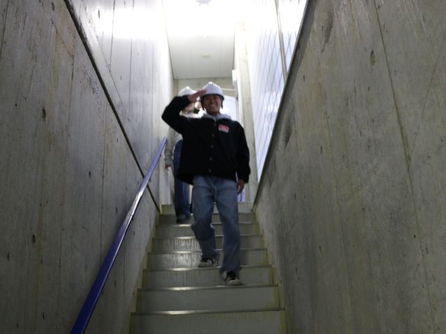 地下に降りる階段